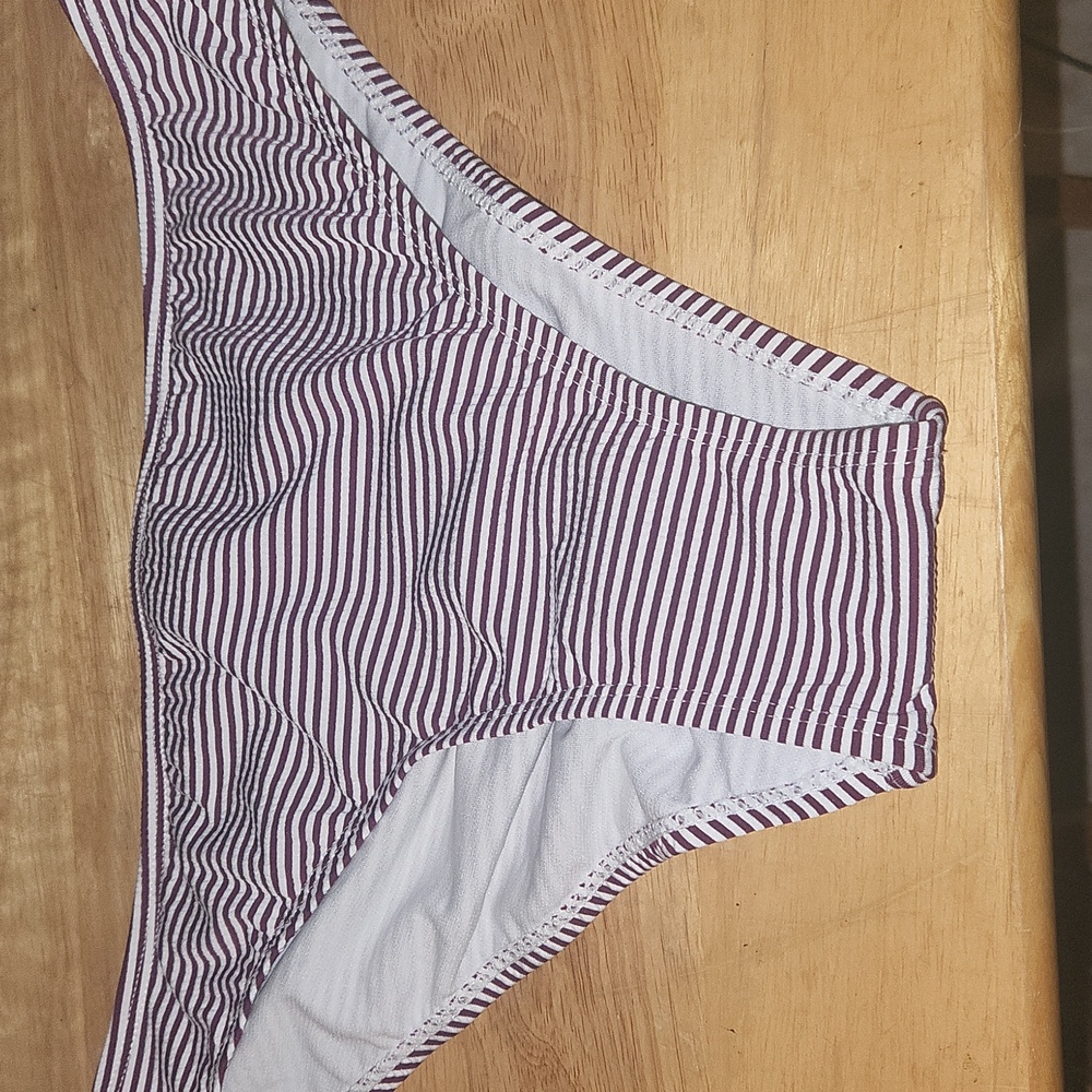 🎀NWOT Water Rouge Bikini Bottoms